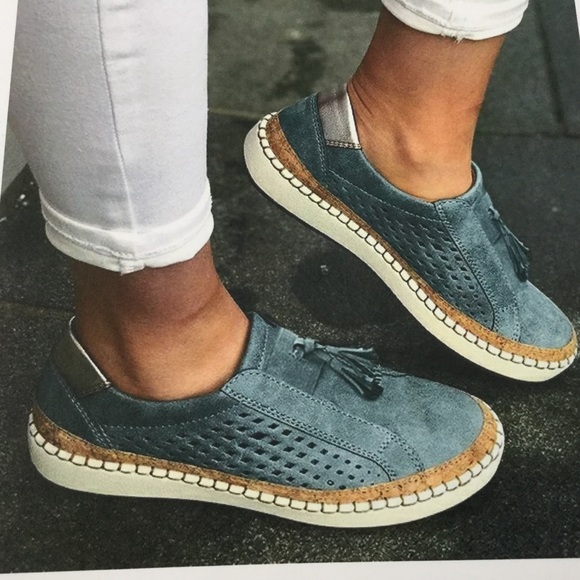 Shoes - Casual Blue Sneakers